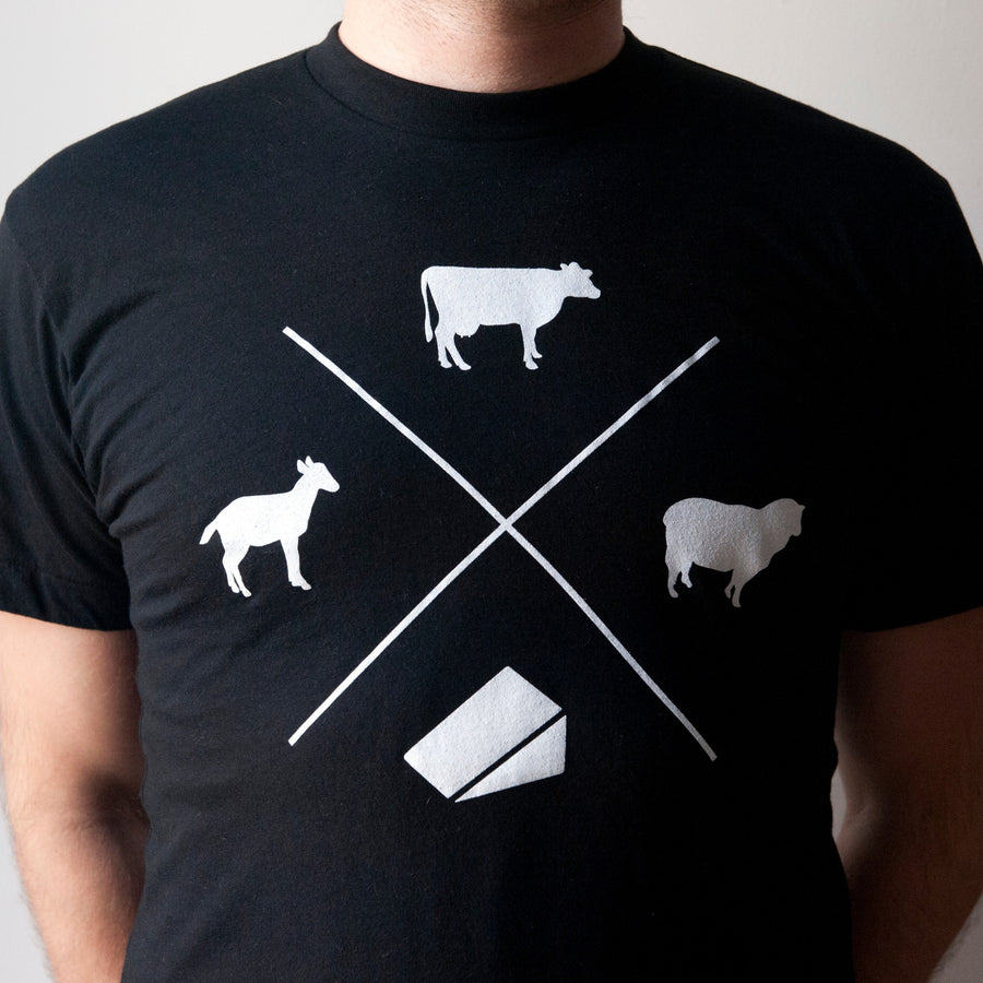 T-Shirt mit der Aufschrift „Essen Sie mehr Käse“.
